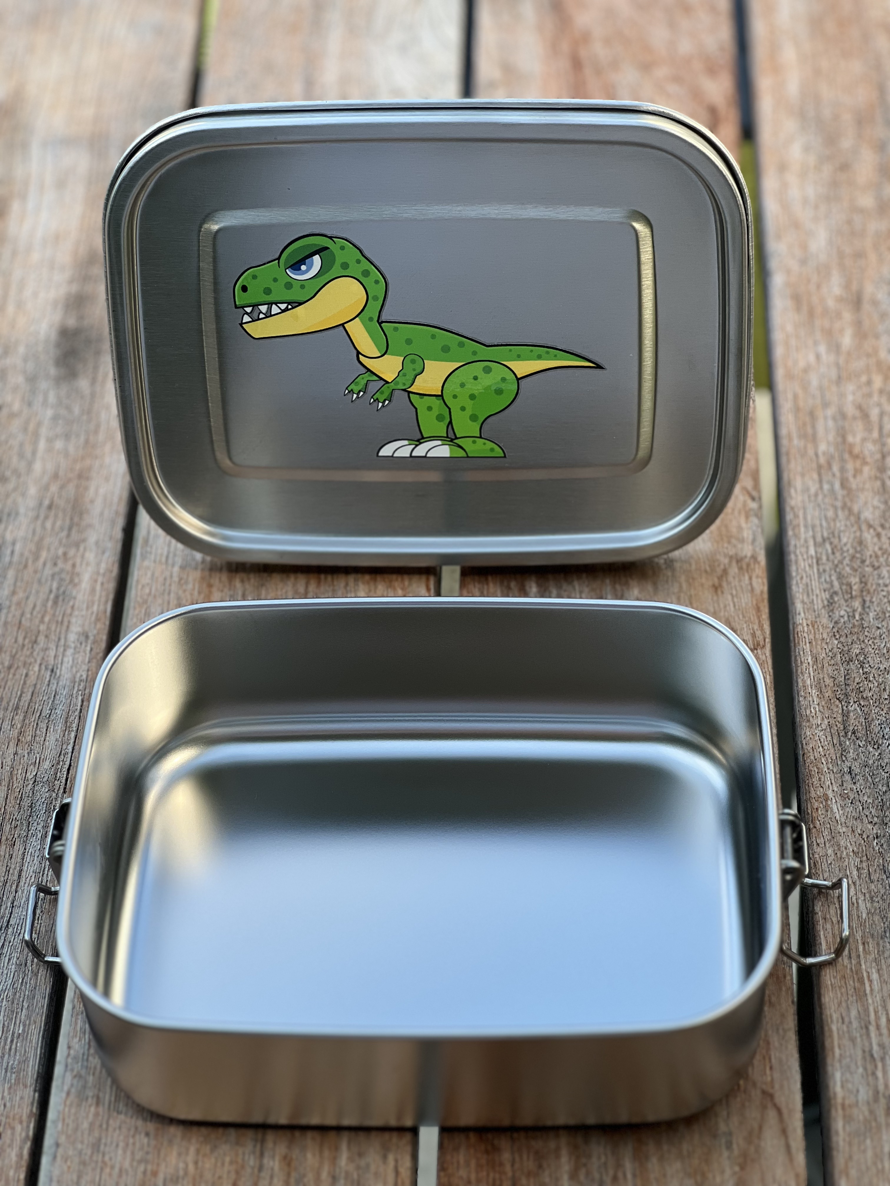 Kiddy Lunch Set Dino, abgebildet ist die geöffnete Lunchbox.