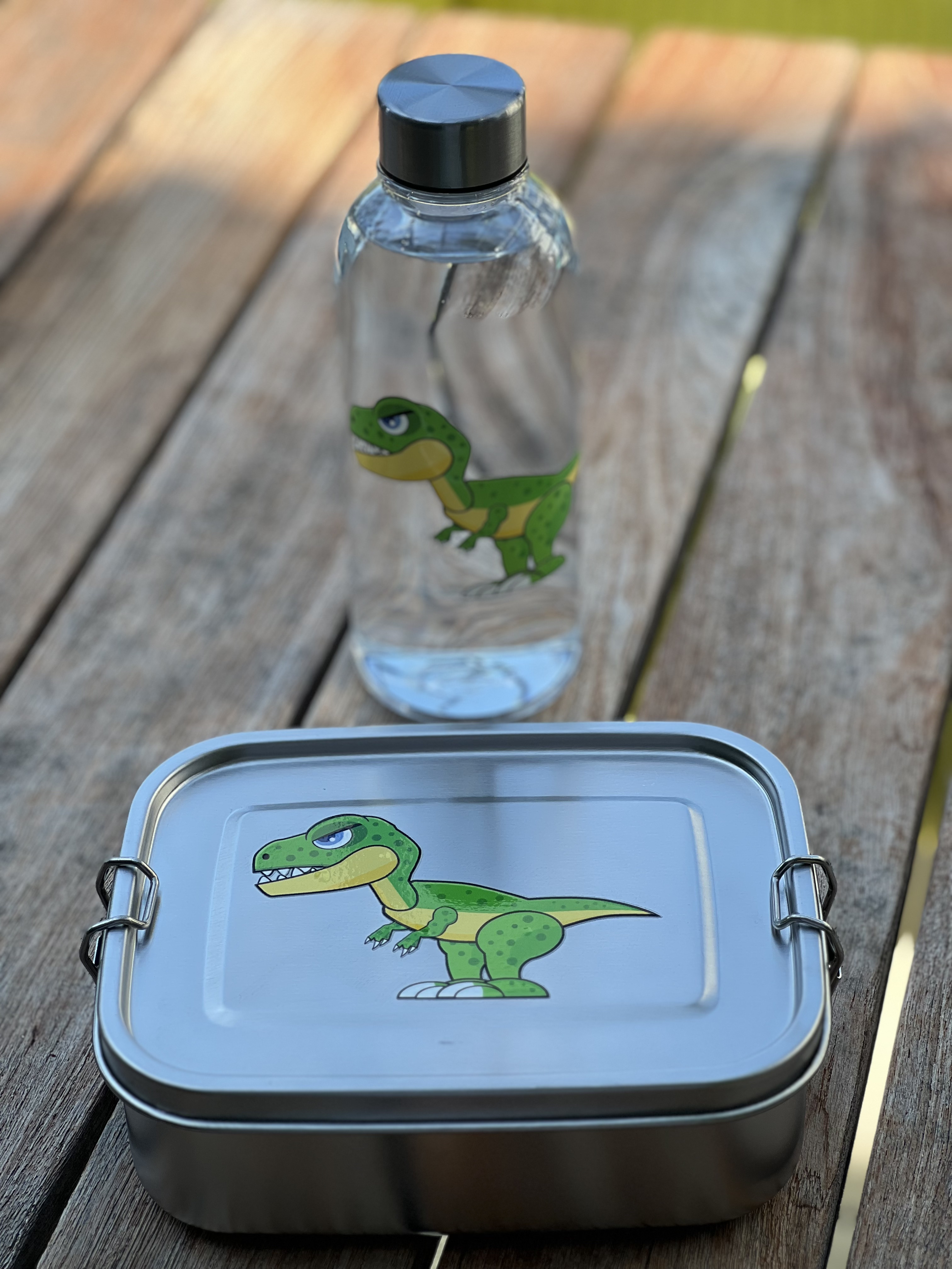 Kiddy Lunch Set Dino mit Lunchbox und Trinkflasche.